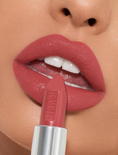 Load image into Gallery viewer, Crush | Crème Lipstick
